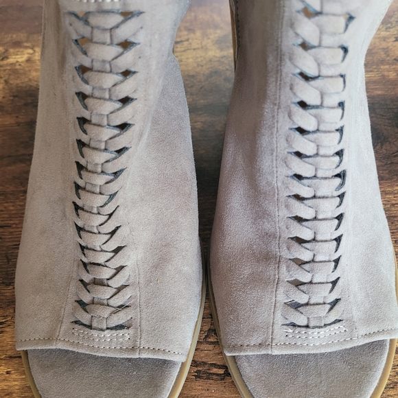 Gap size 10 Taupe braided peep toe heels - Picture 10 of 10